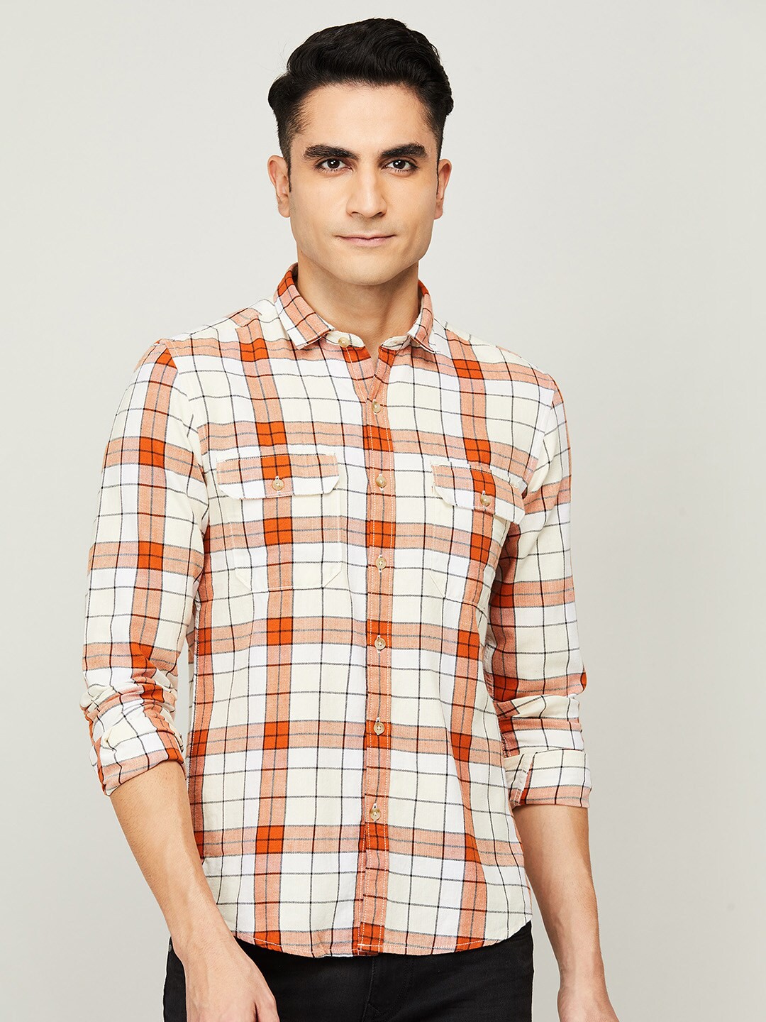 

Bossini Men White Slim Fit Tartan Checks Checked Casual Shirt