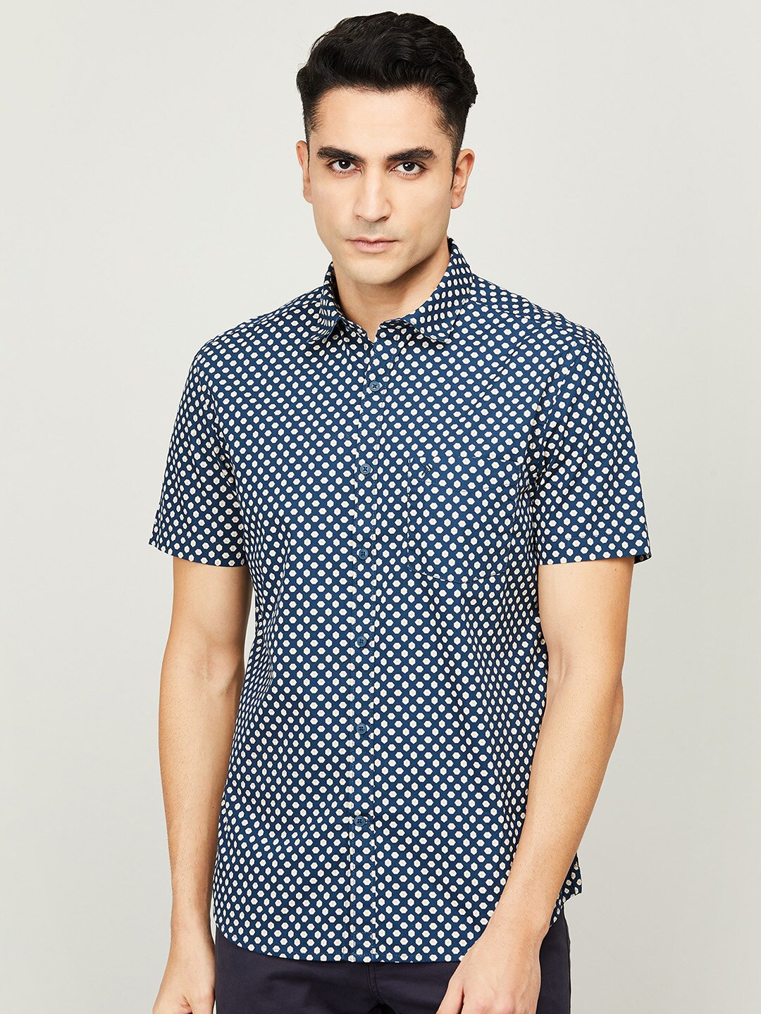 

CODE by Lifestyle Men Blue Printed Pure Cotton Casual Shirt