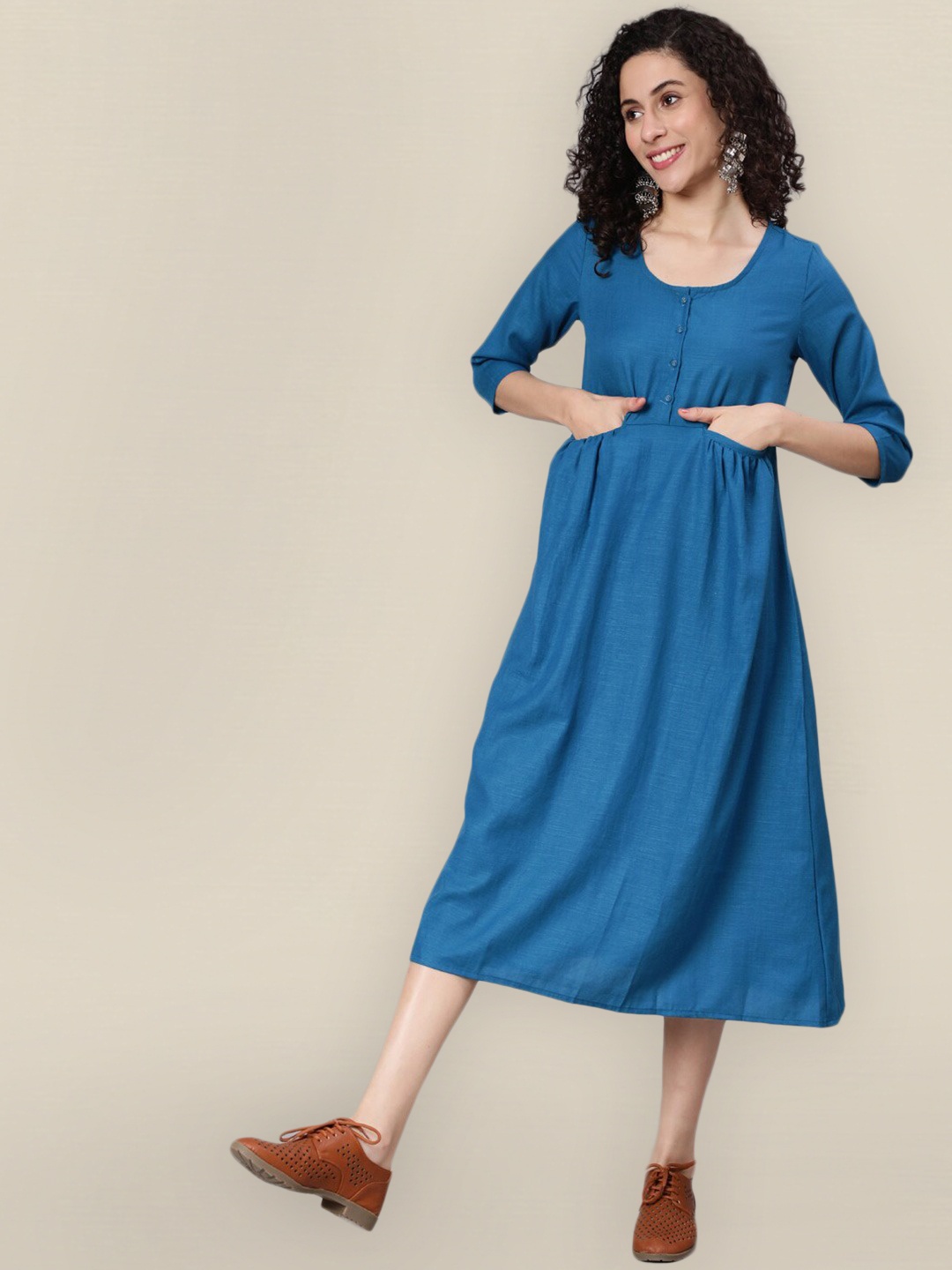

Sangria Women Blue Solid Gathered A-Line Midi Dress