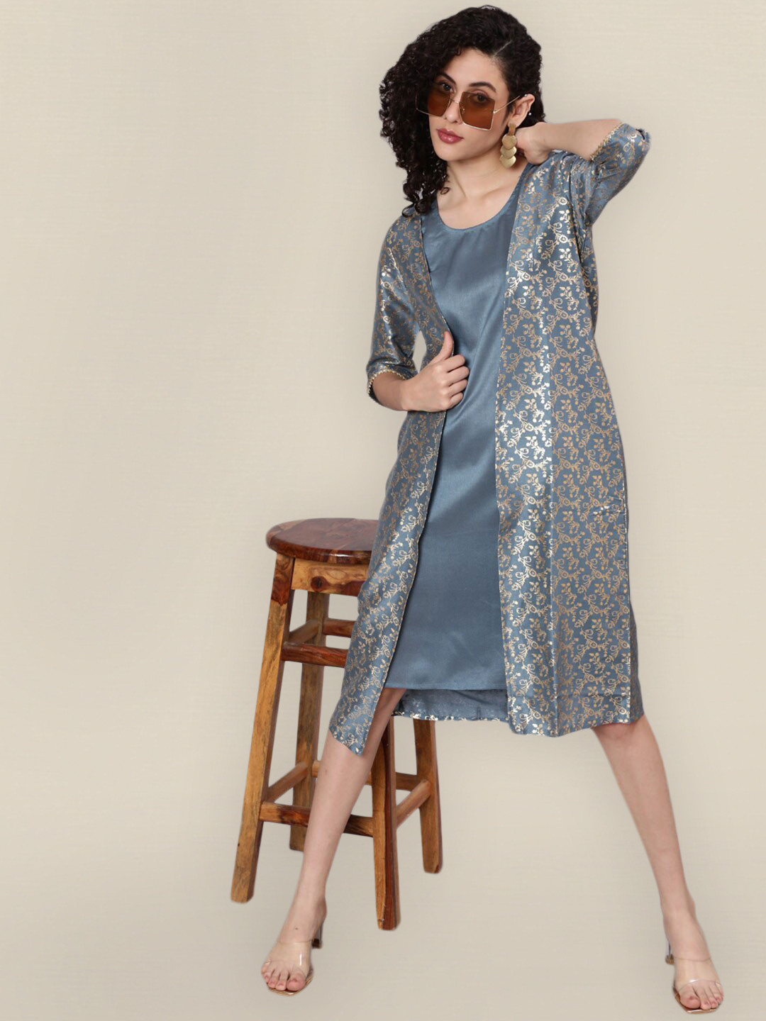 

Sangria Women Grey Gold Foil Printed A-Line Dress With Jacket Set