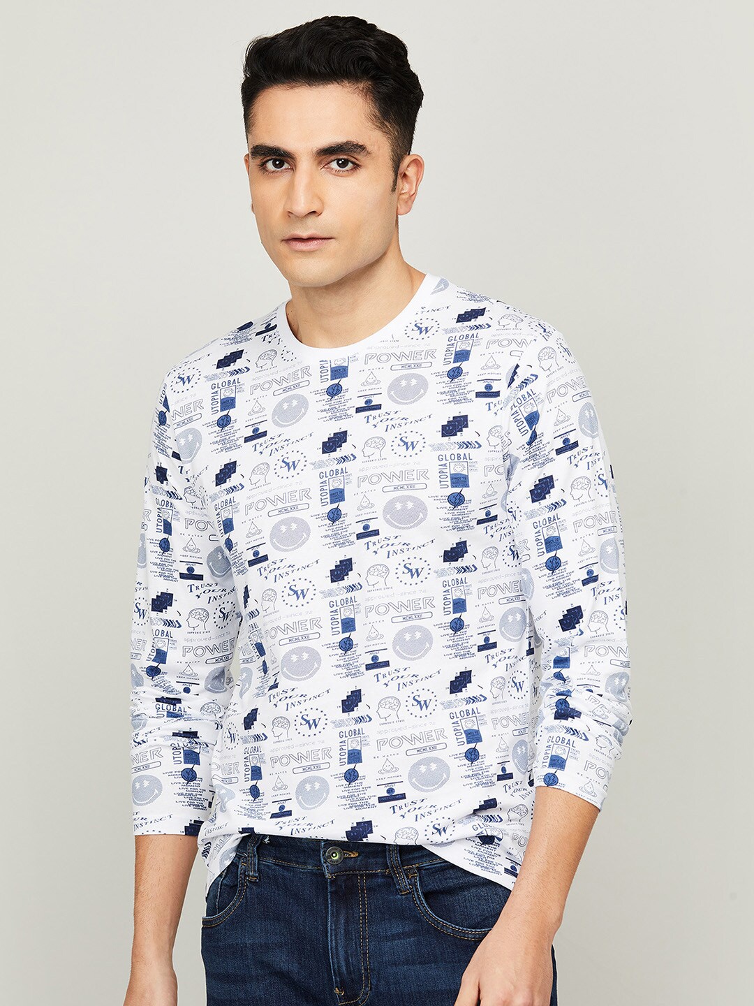 

SmileyWorld Men White & Blue Printed Pure Cotton Slim Fit T-shirt