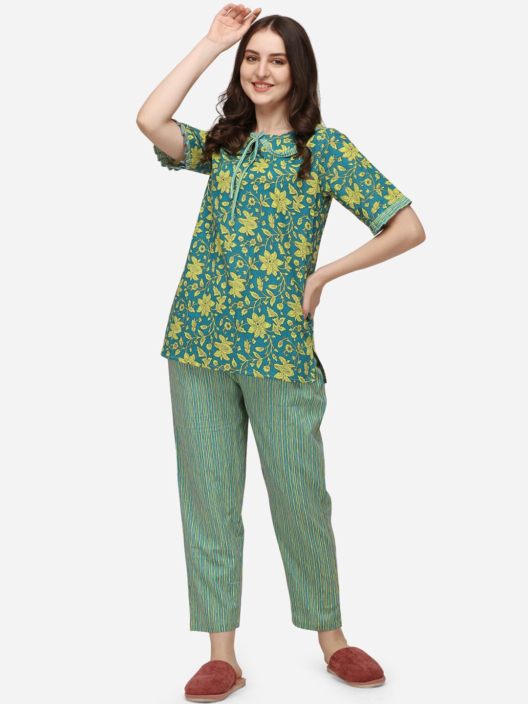 

MESMORA FASHION Women Green Printed Night suit