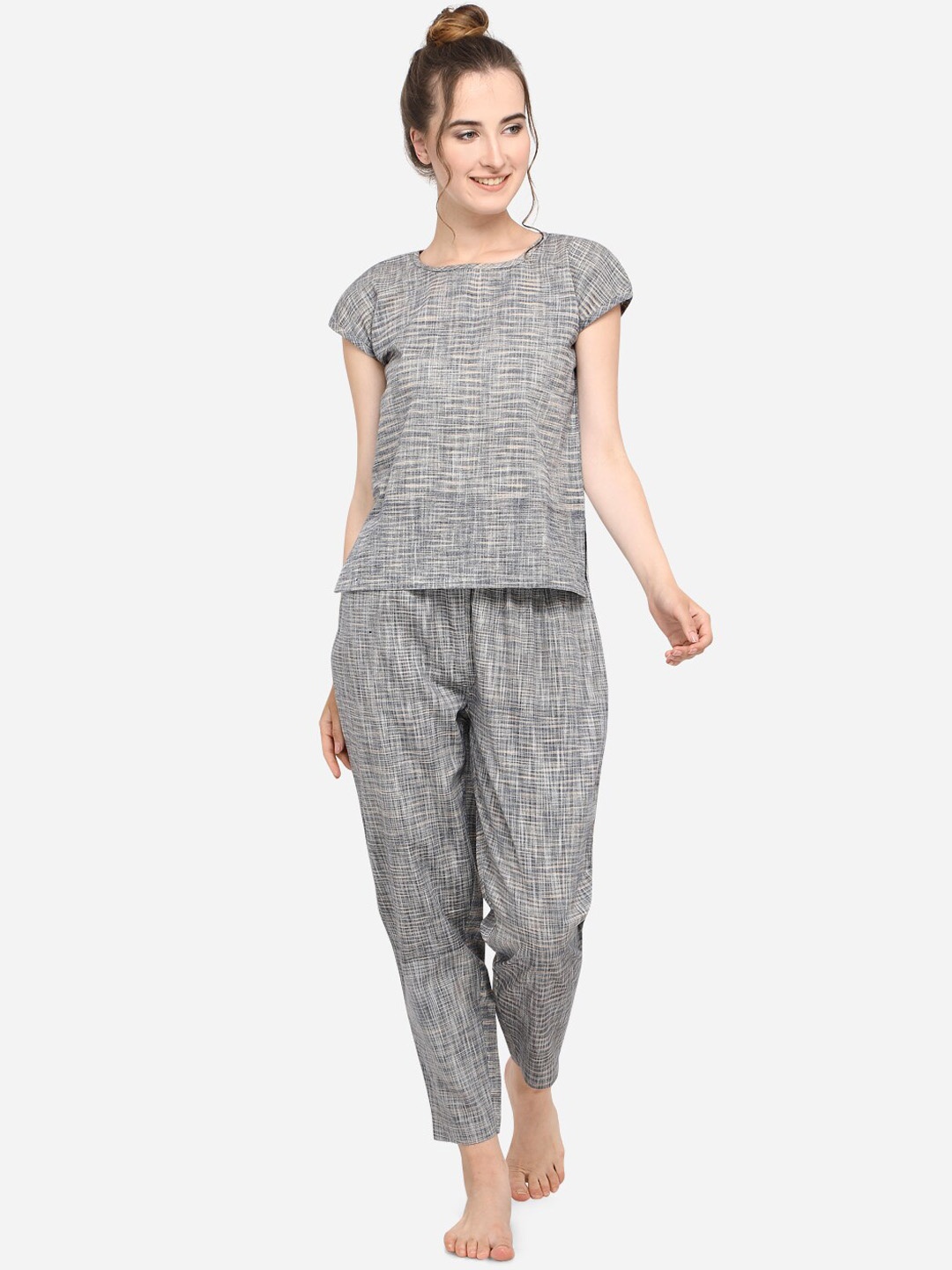 

MESMORA FASHION Women Grey Abstract Printed Night suit