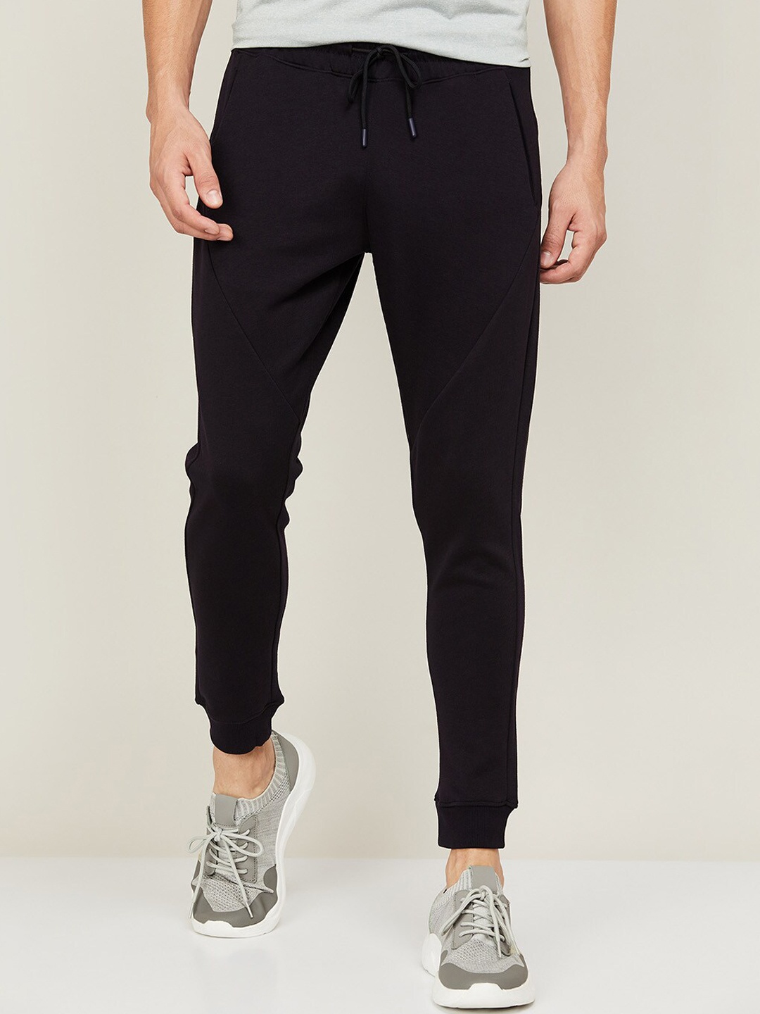 

Fame Forever by Lifestyle Men Black Solid Cotton Slim-Fit Joggers