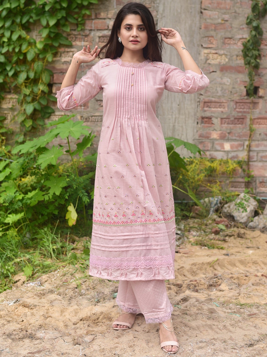 

AUTUMN LANE Women Pink Floral Embroidered Cotton Blend Empire Kurta with Palazzos
