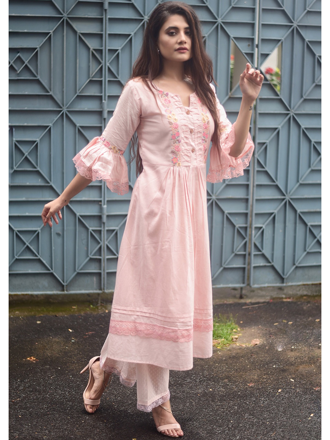 

AUTUMN LANE Women Pink Floral Embroidered Kurta with Palazzos