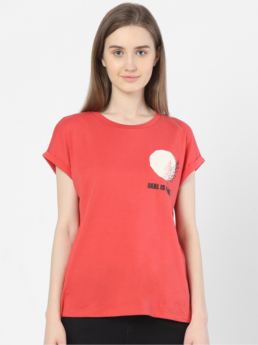 

Vero Moda Women Red Typography Printed Extended Sleeves T-shirt