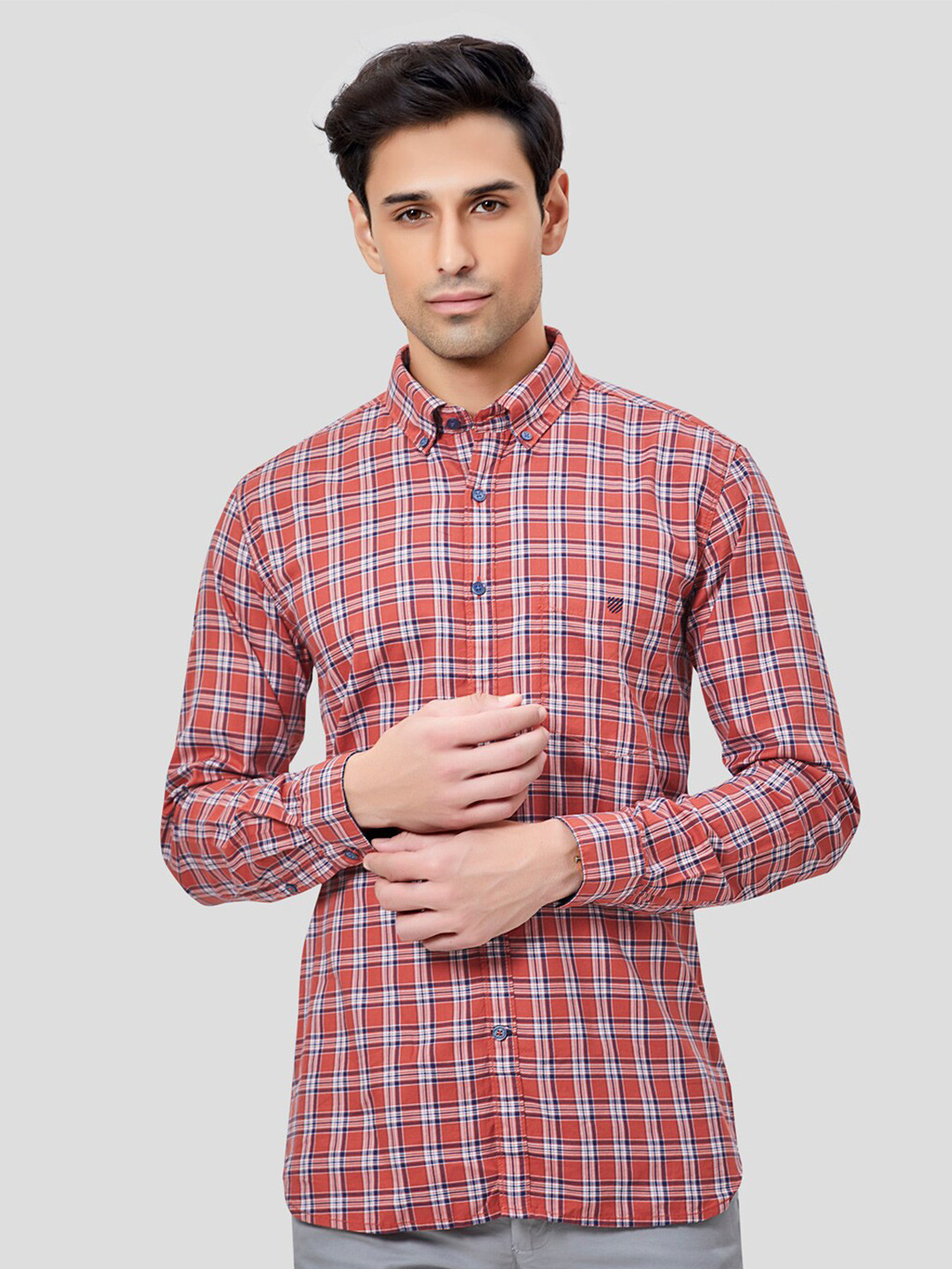 

Oxemberg Men Coral Classic Slim Fit Checked Casual Shirt