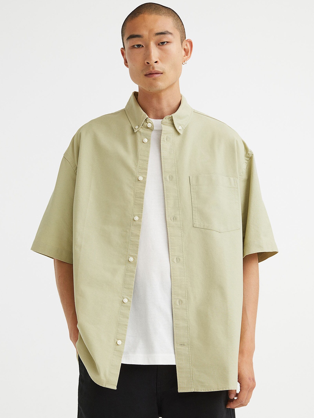 

H&M Men Sage Green Oversized Fit Short-Sleeved Oxford Shirt