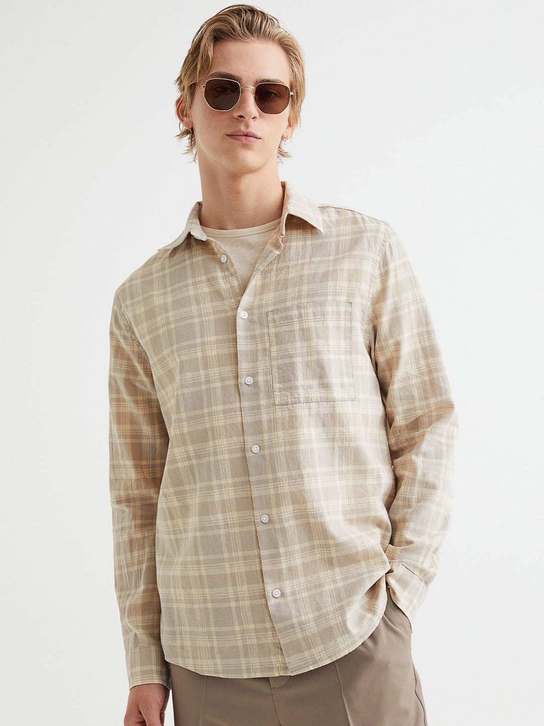 

H&M Men Beige Checked Regular Fit Linen-Blend Shirt