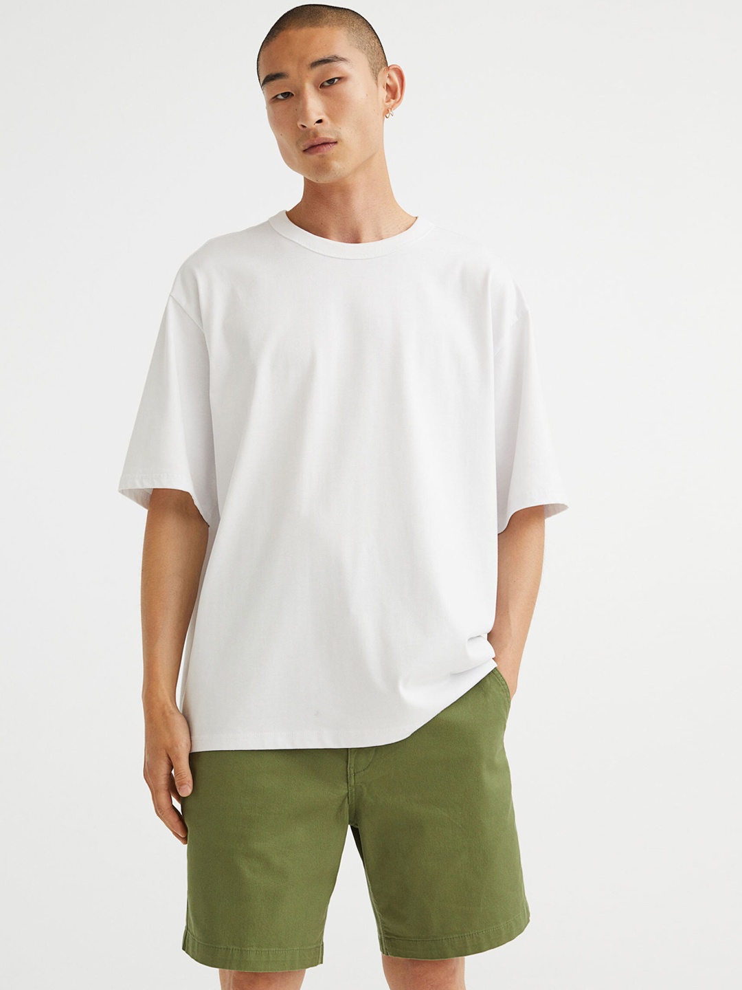 

H&M Men Green Regular Fit Chino Shorts