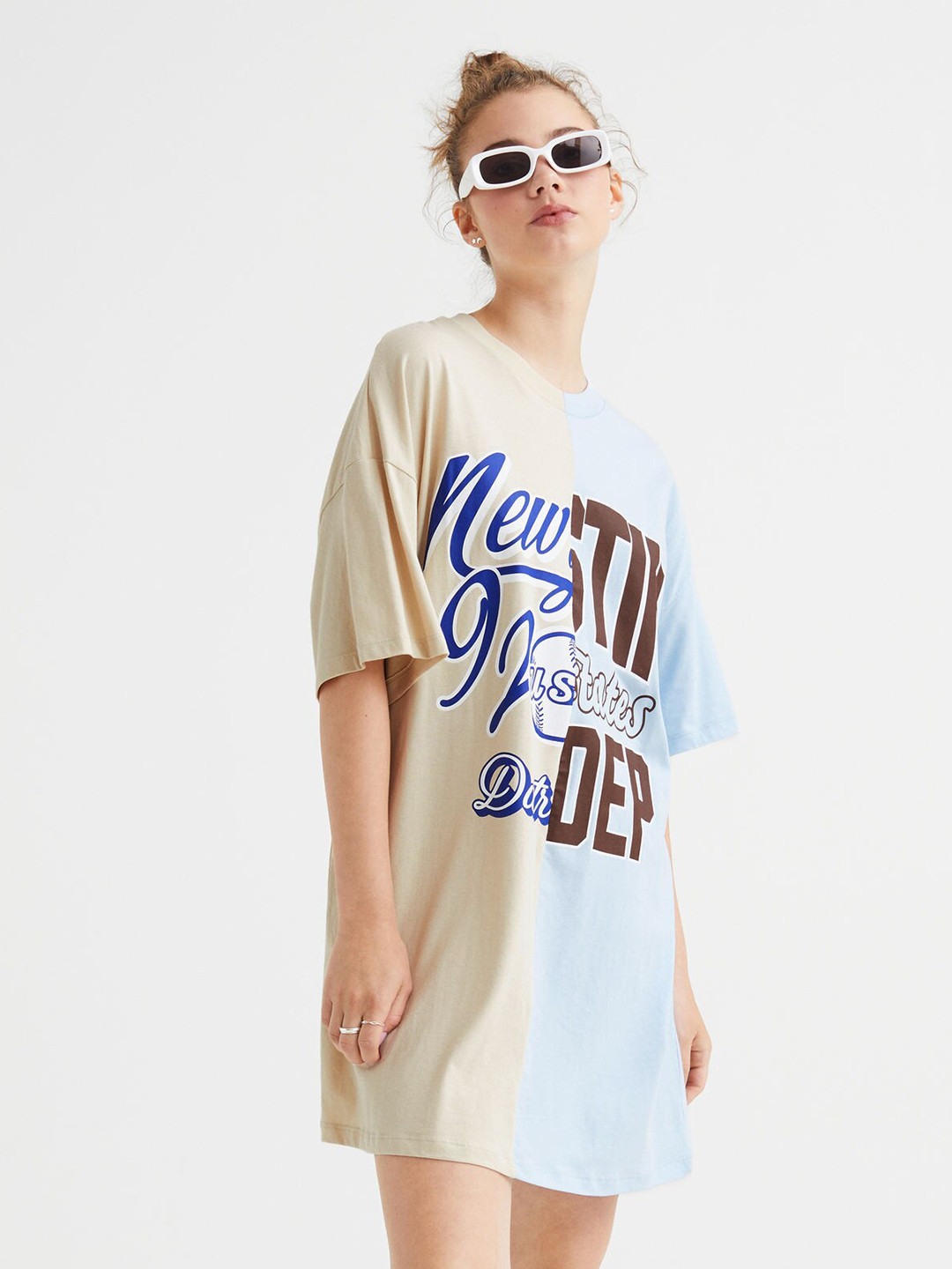 

H&M Beige Oversized Printed Pure cotton T-shirt Dress