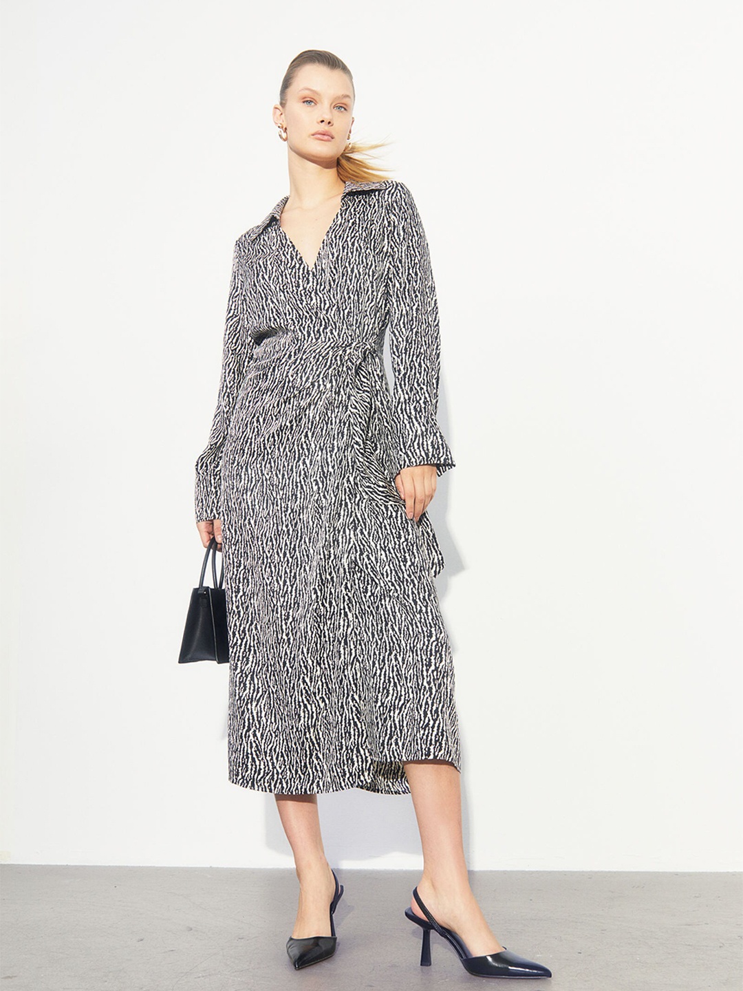 

H&M Women Black Satin Wrap Dress