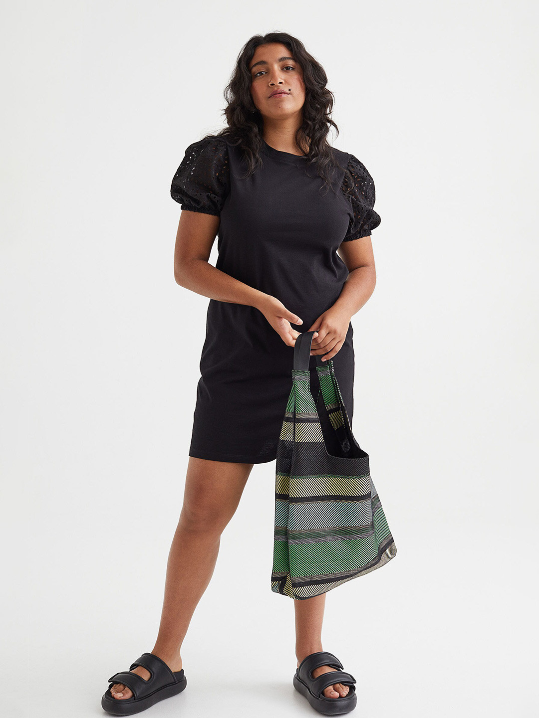 

H&M Black Solid Puff Sleeves T-shirt Dress
