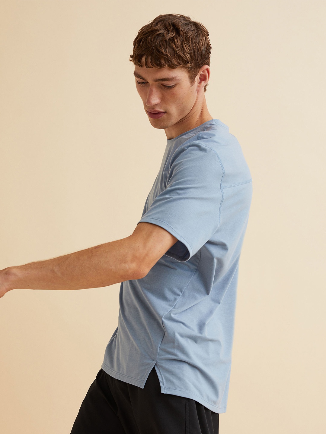 

H&M Men Blue Regular Fit T-shirt
