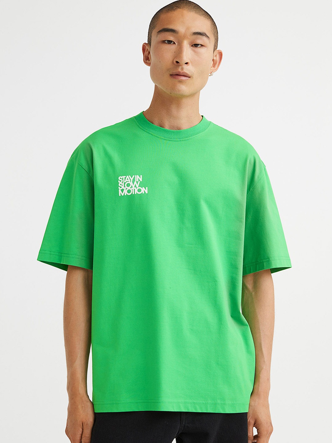 

H&M Men Green Typography Printed Pure Cotton T-shirt