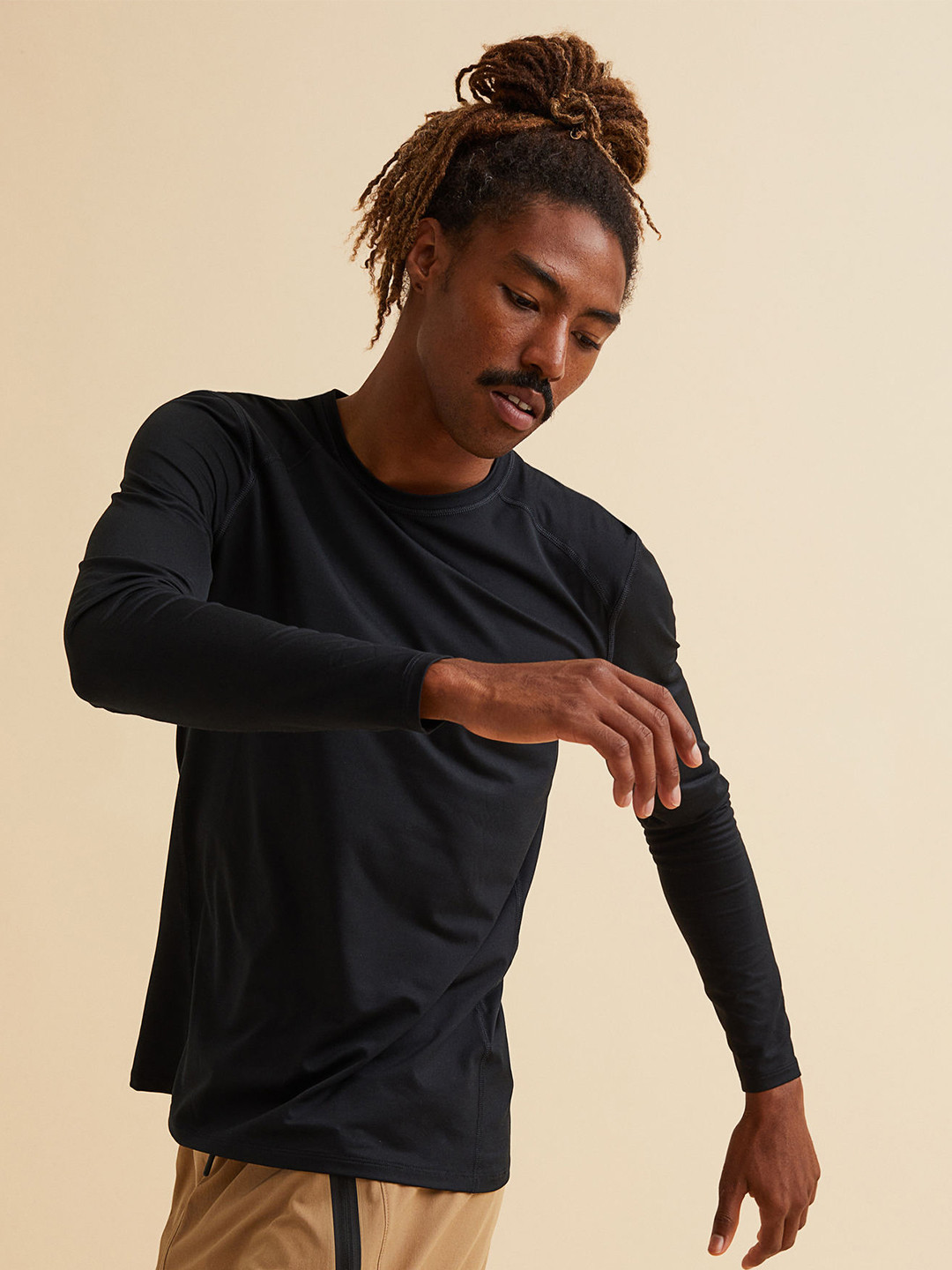 

H&M Men Black Solid Slim Fit Fast-Drying Sports Top