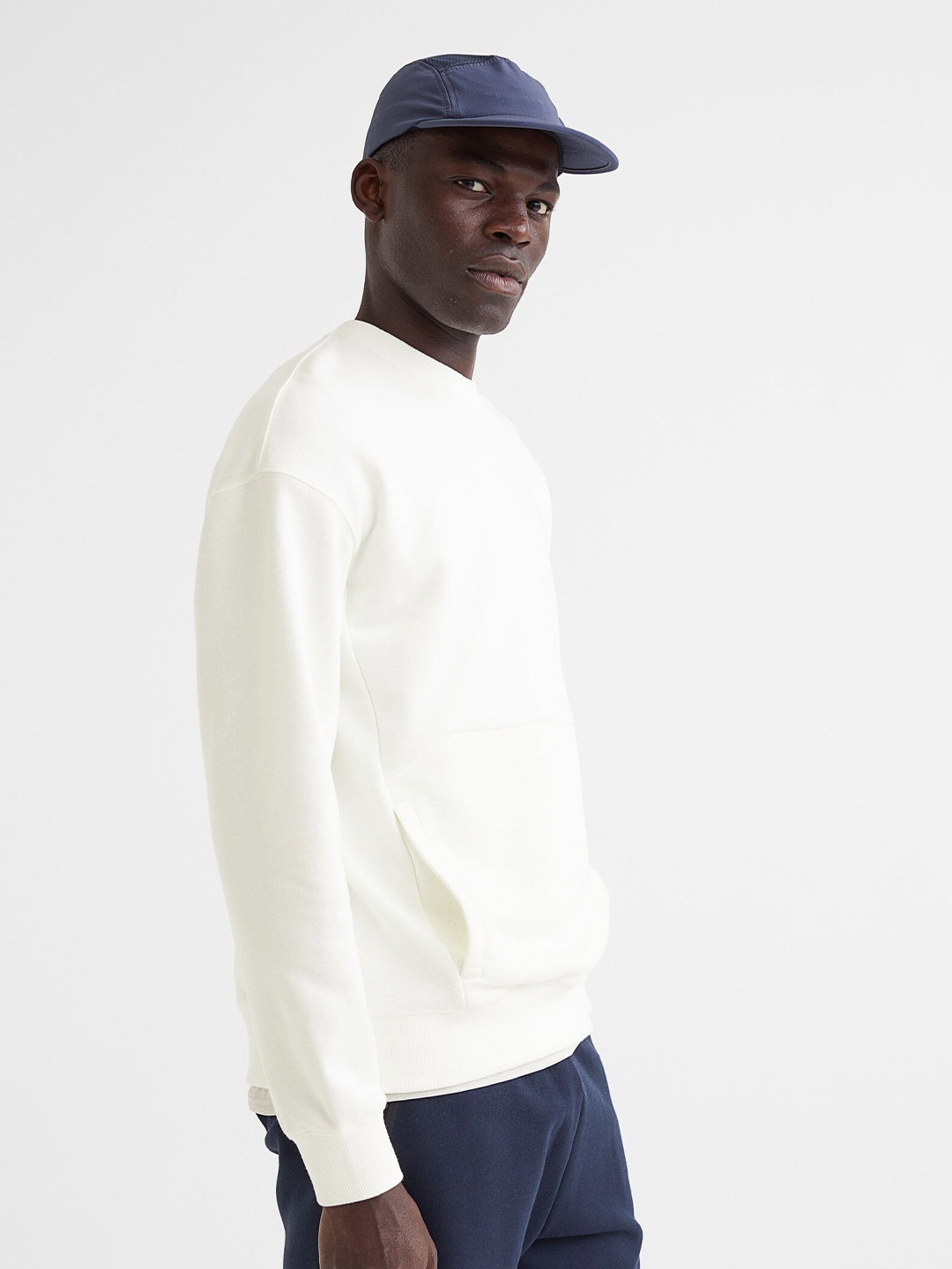 

H&M Men White Solid Relaxed Fit Sports Top