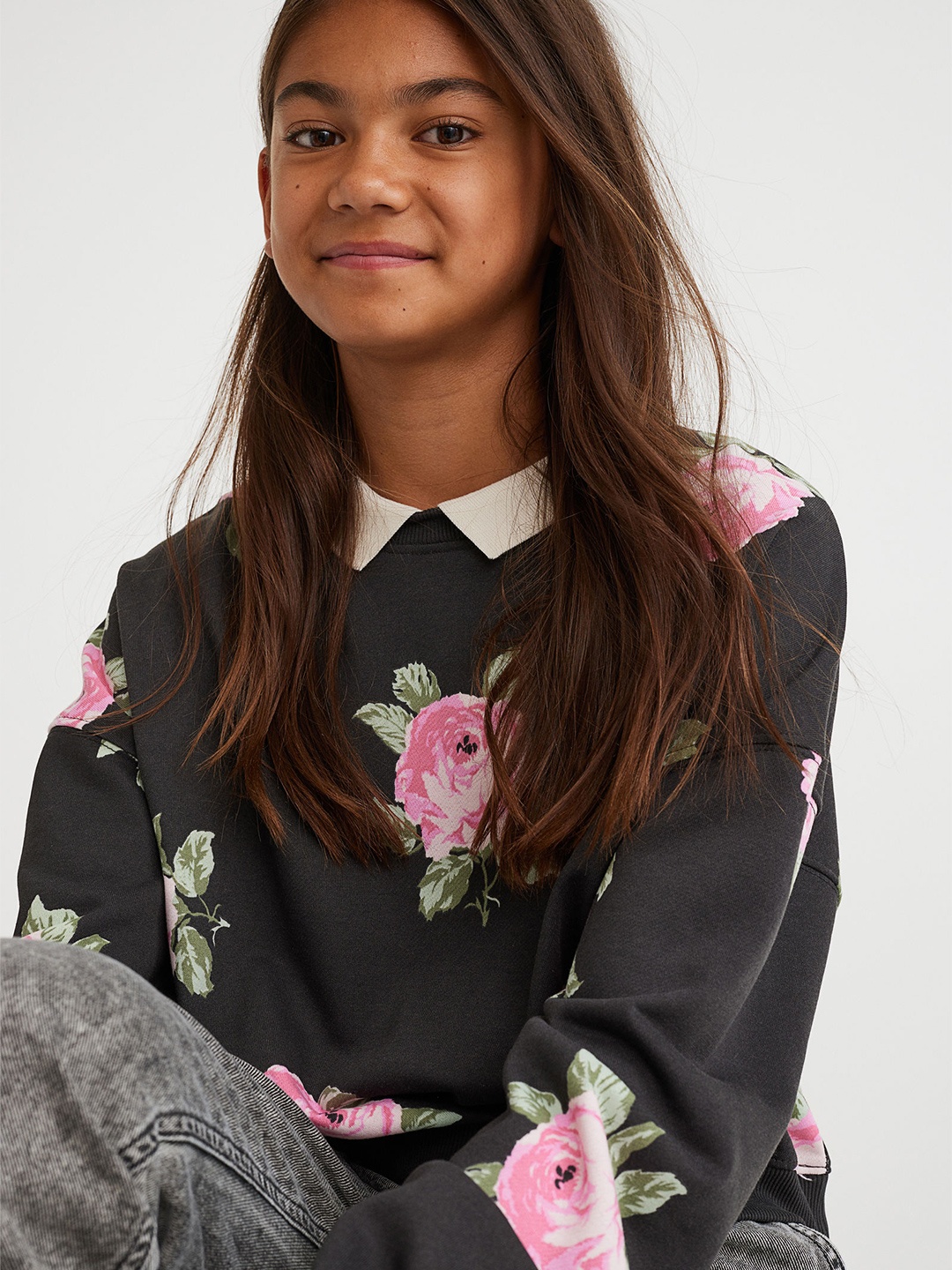 

H&M Girls Black Oversized Sweatshirt