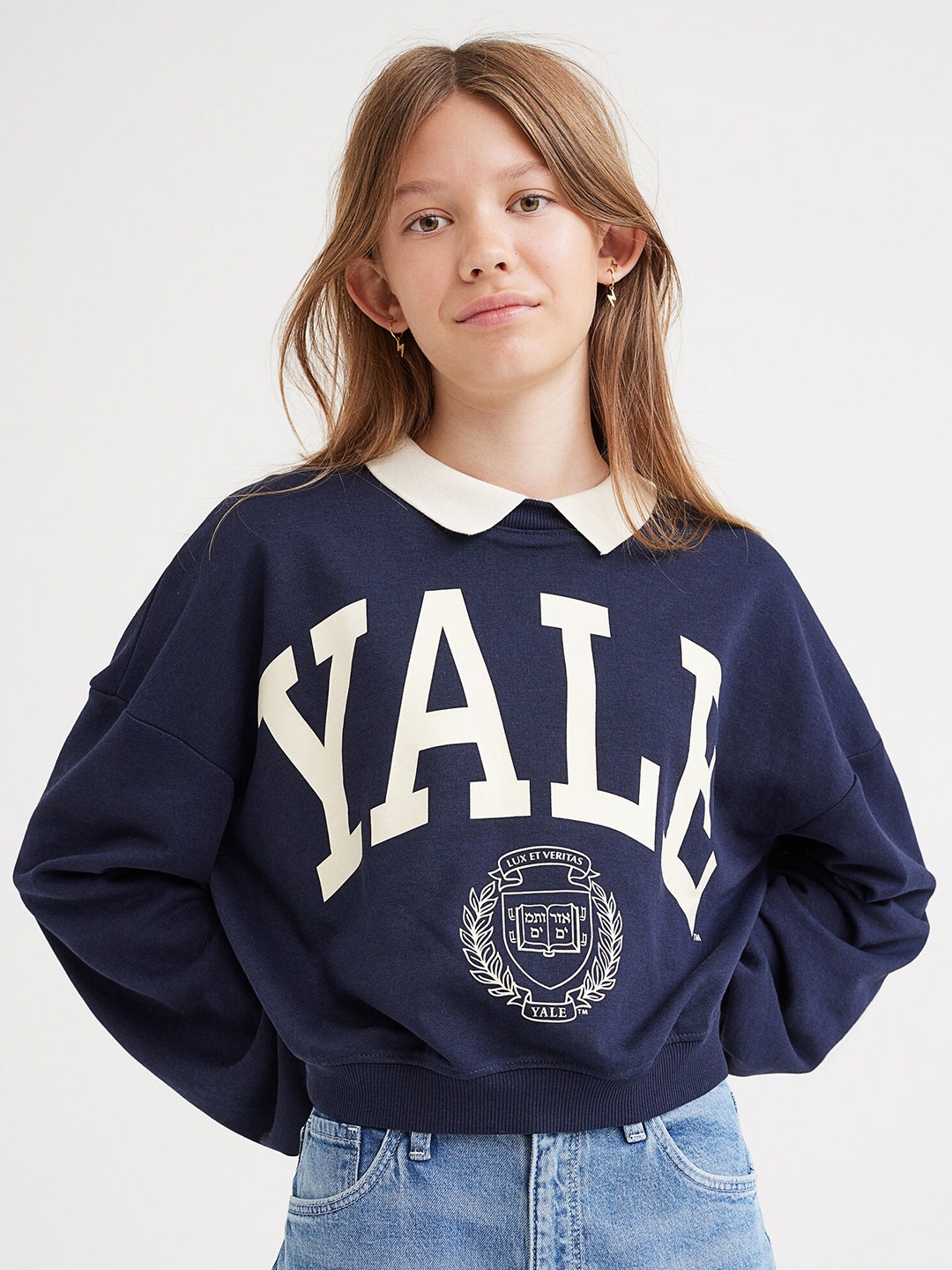 

H&M Girls Blue Boxy Printed Sweatshirt