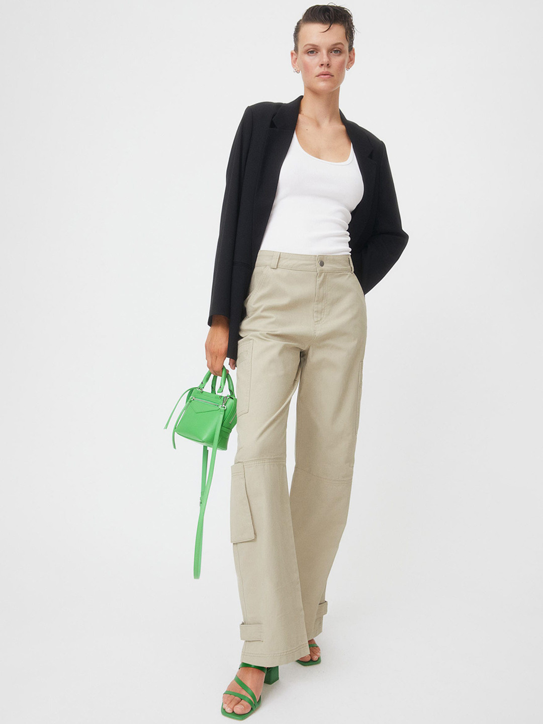 

H&M Women Beige Straight Cargo Trousers