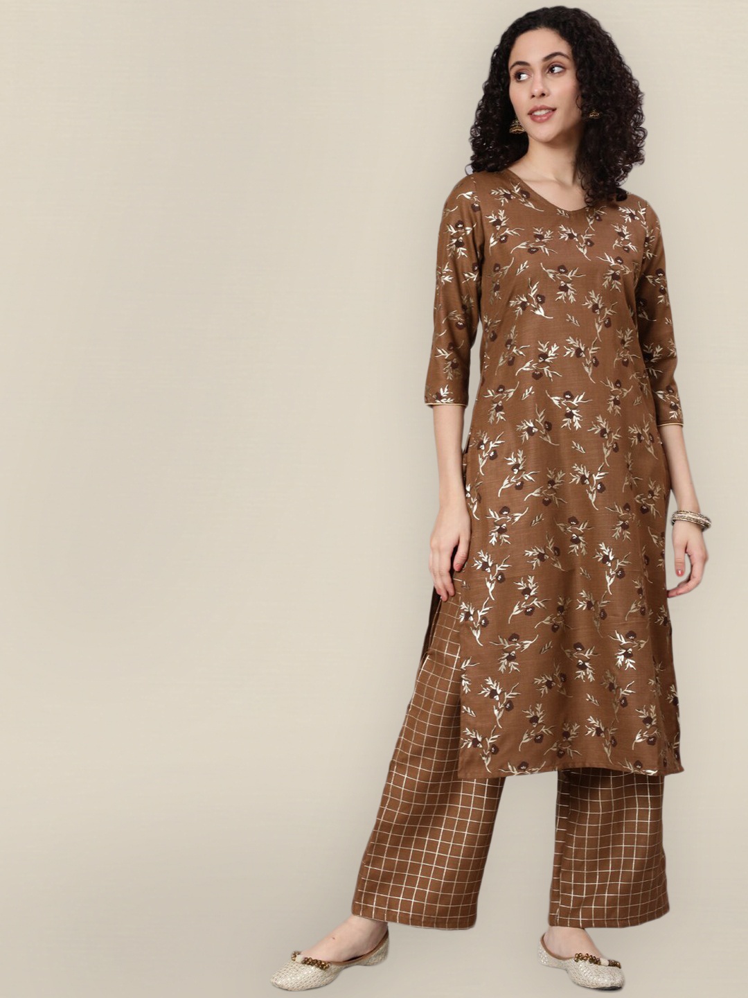 

Sangria Women Brown Floral Printed Pure Cotton Kurta with Trouser