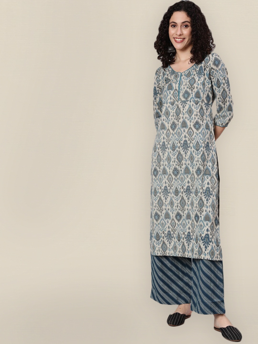 

Sangria Women Blue Ethnic Motifs Printed Kurta with Trousers
