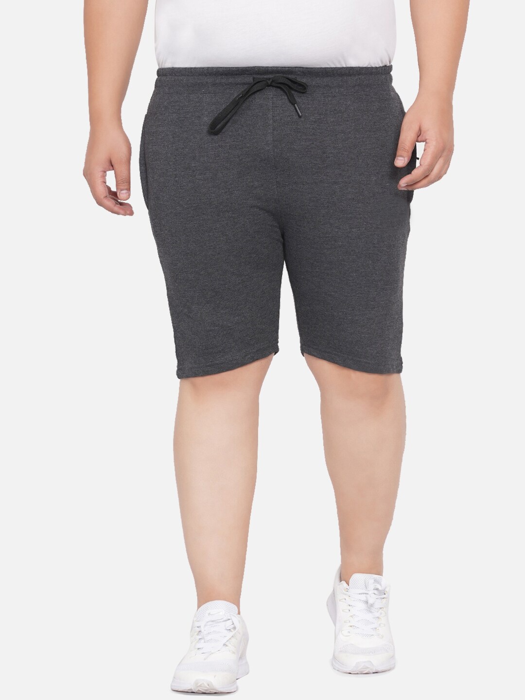 

Santonio Men Grey Solid Short