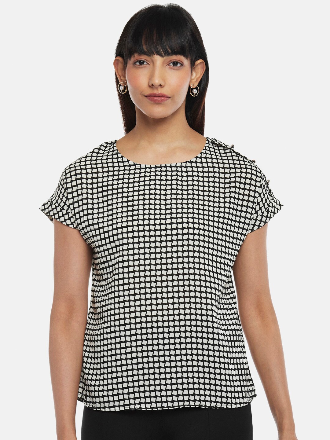 

Annabelle by Pantaloons Black & Off White Printed Extended Sleeves Top