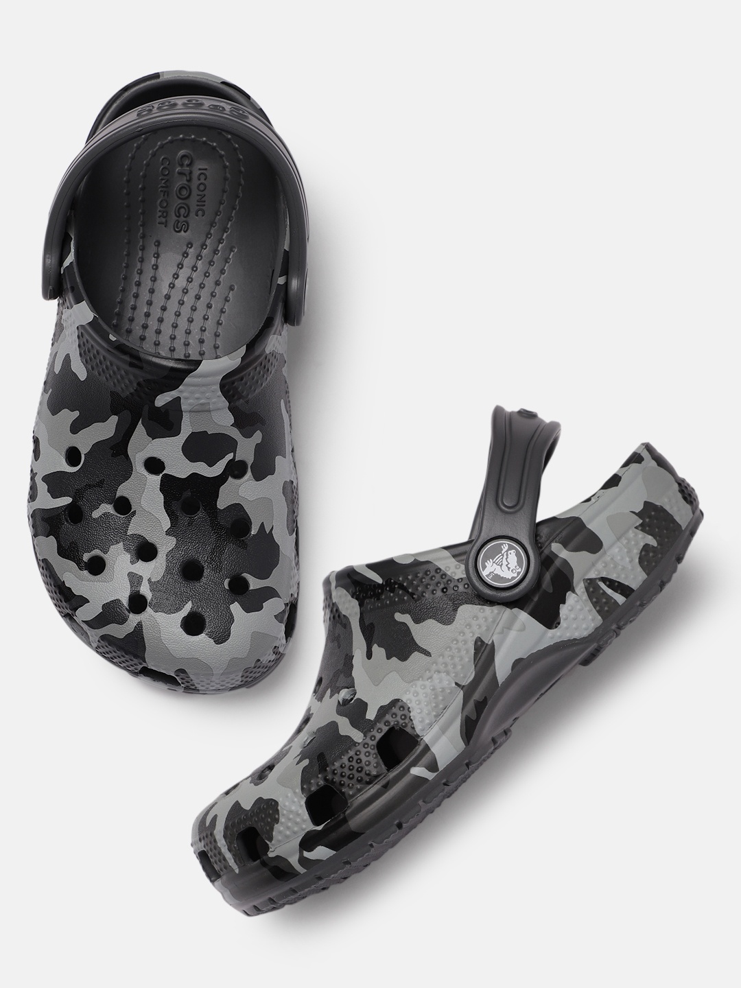 

Crocs Kids Black & Grey Printed Camo Clogs