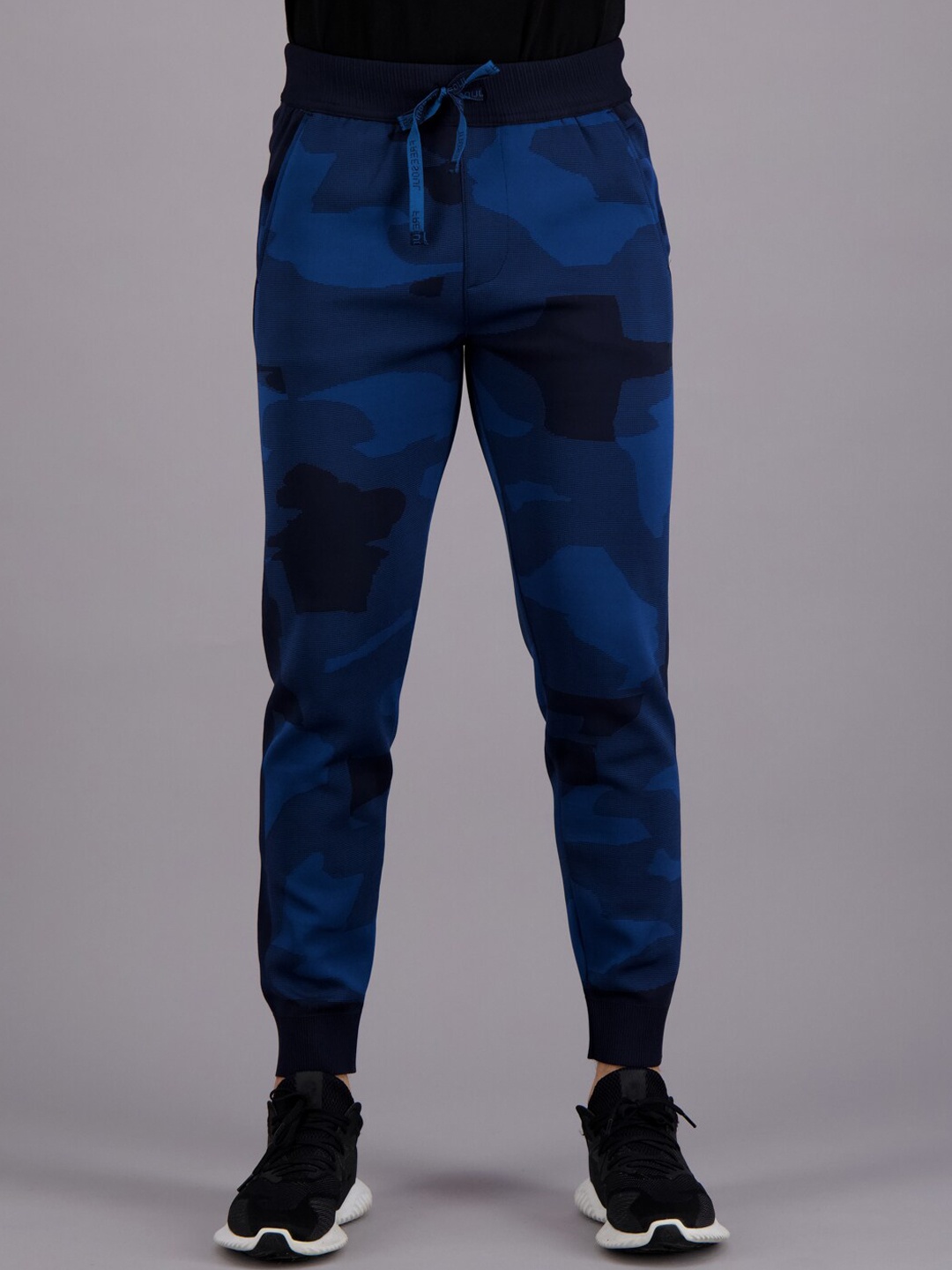 

FREESOUL Men Blue Camouflage Printed Joggers