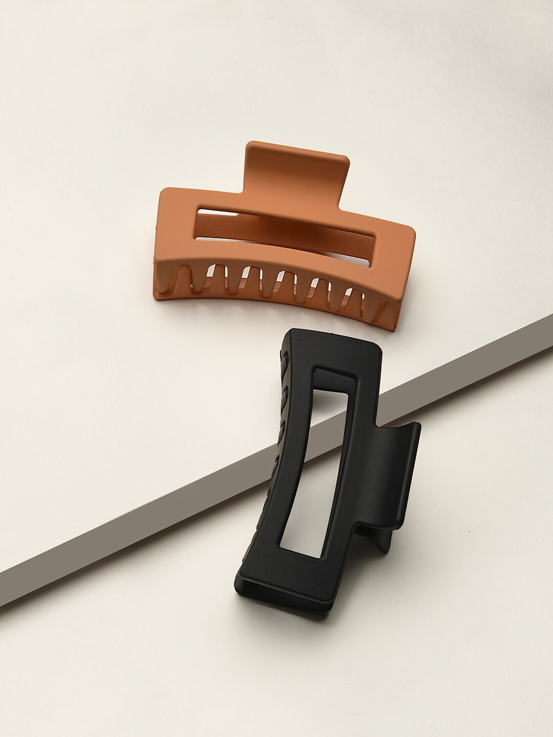 

ToniQ Women Brown & Black Set of 2 Claw Clip