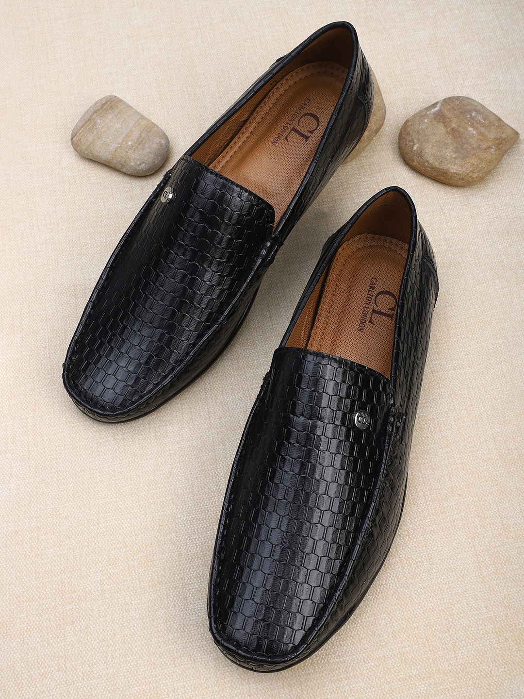 

Carlton London Men Black Textured Loafers