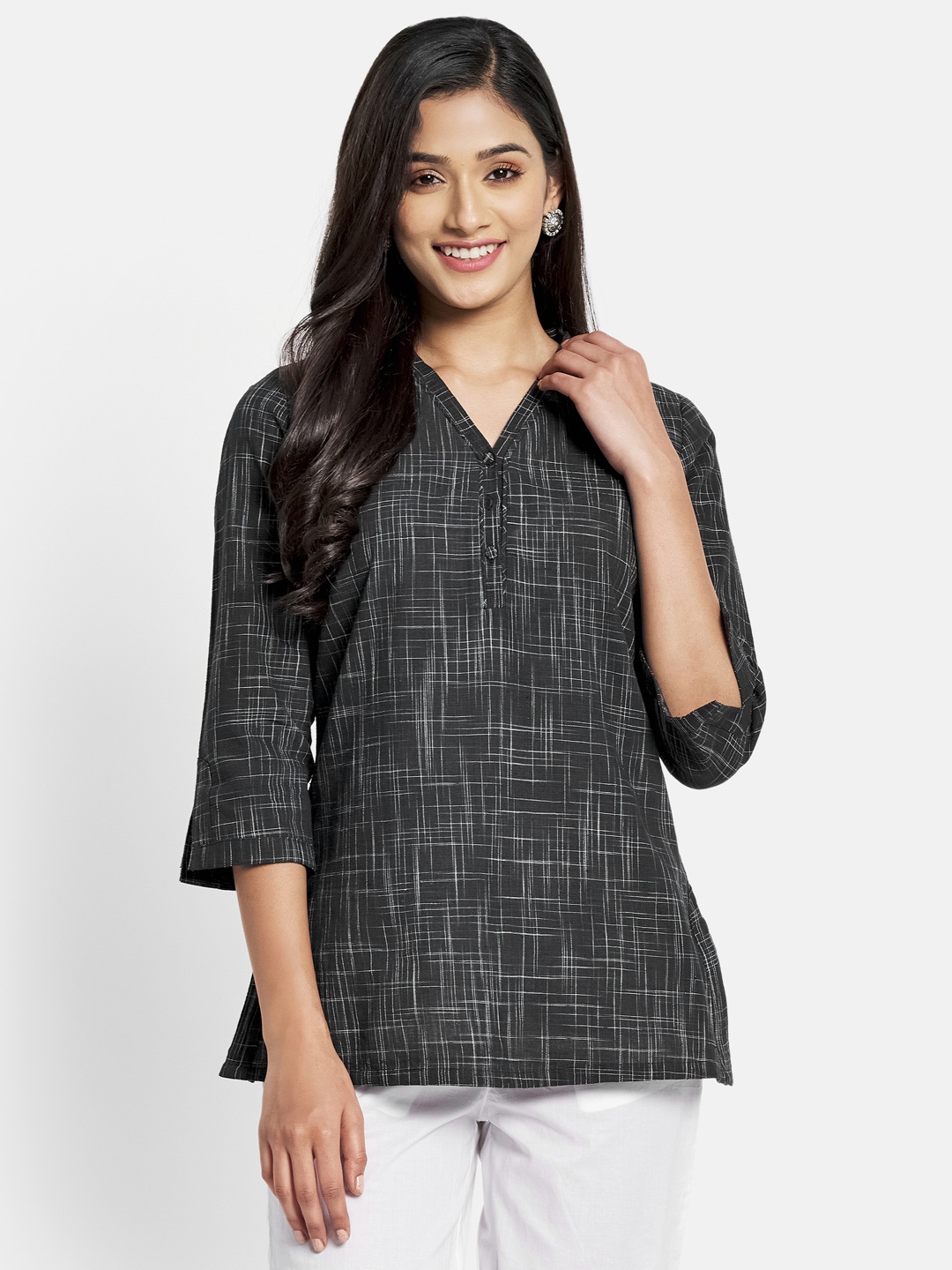 

Fabindia Black & White Self-Design V-Neck Pure Cotton Kurti