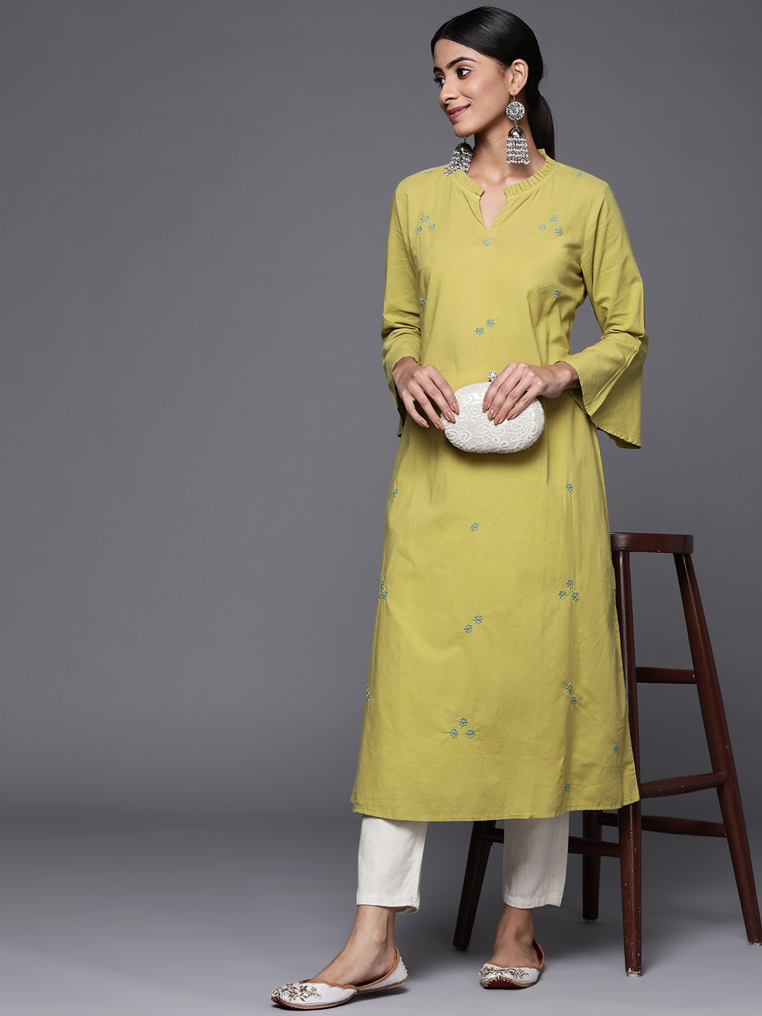 

Fabindia Women Green Pure Cotton Floral Embroidered Bell Sleeves Chikankari Kurta