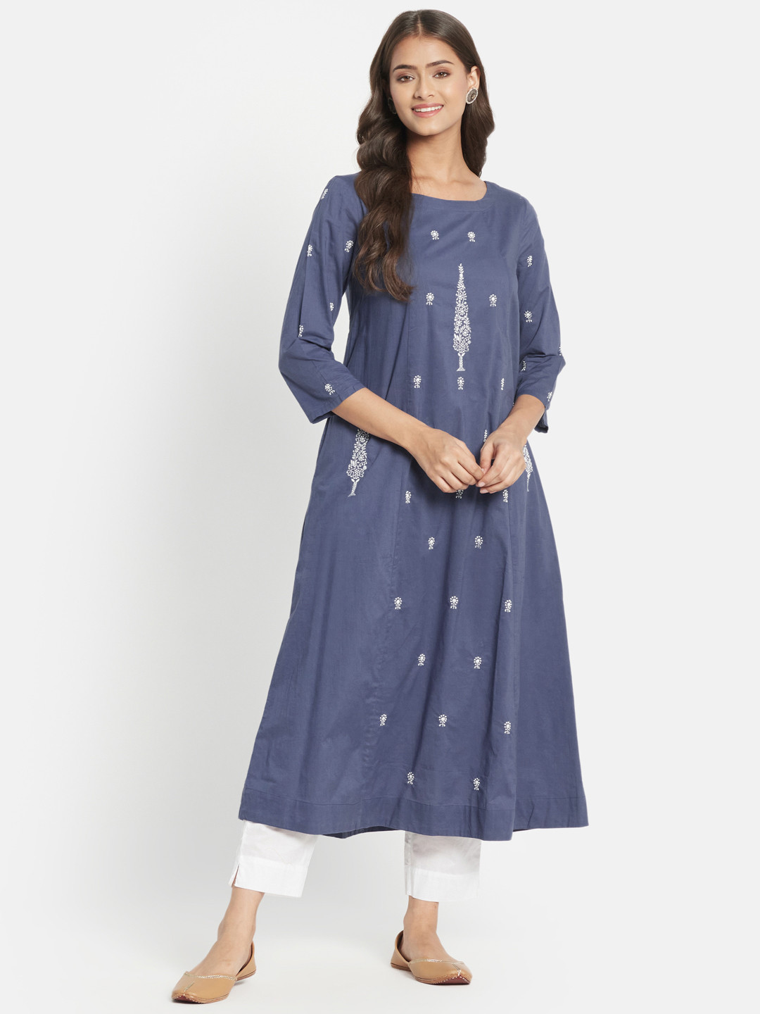 

Fabindia Women Navy Blue & White Ethnic Chikankari Embroidered Kurta