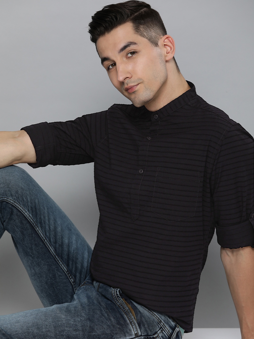 

HERE&NOW Men Navy Blue & Black Slim Fit Striped Casual Shirt