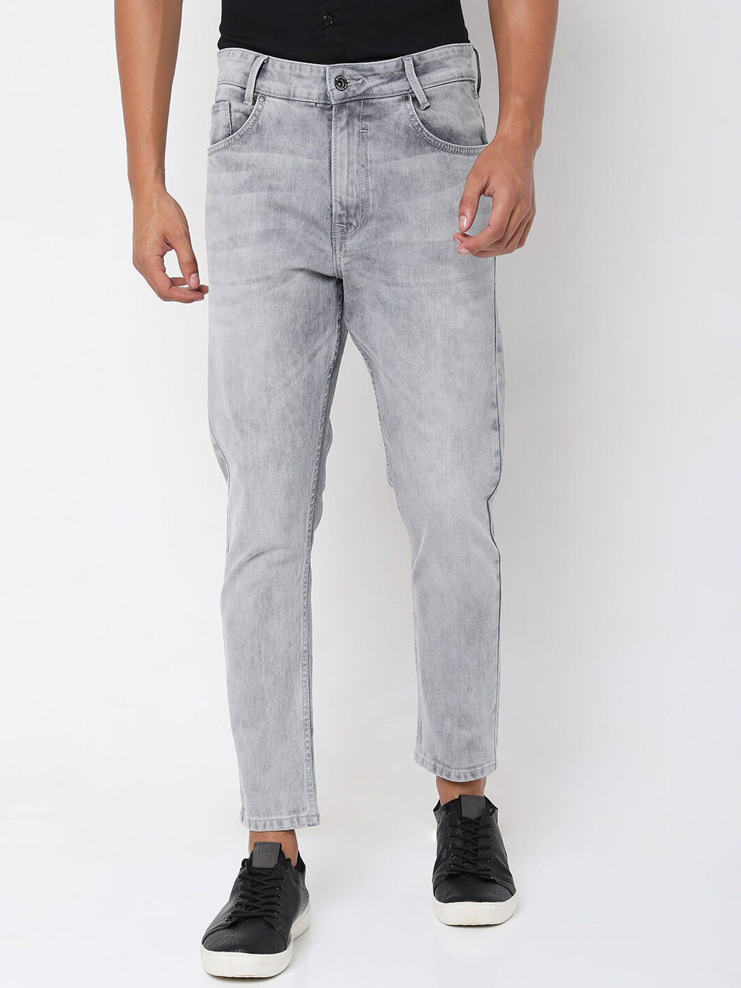 

Mufti Men Grey Solid Regular Fit Light Fade Jeans