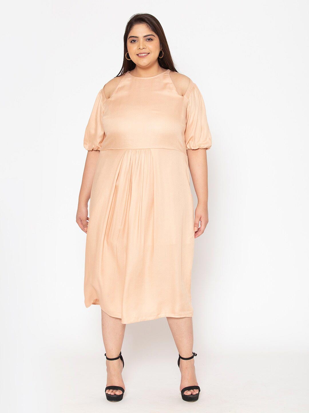 

Womauraa Plus Size Cream-Coloured Midi Dress
