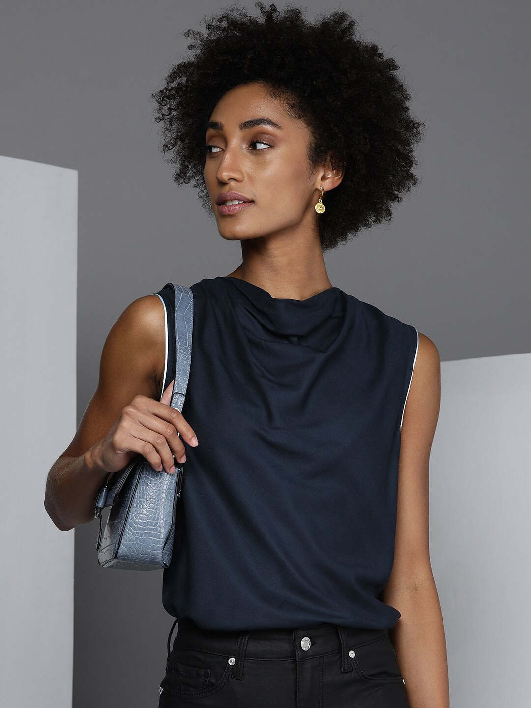 

Kenneth Cole El Parche Women Teal Blue Solid Essential Flowly Top