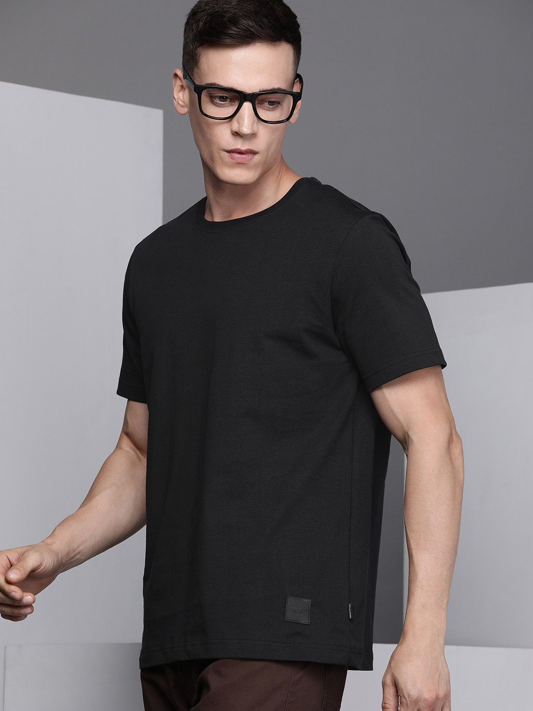 

Kenneth Cole Di Base Men Black Solid Round Neck Essentials 2.0 T-shirt