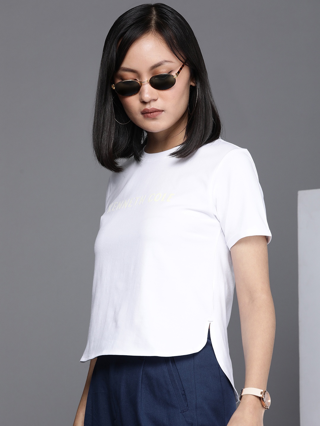 

Kenneth Cole Women White Brand Logo T-shirt