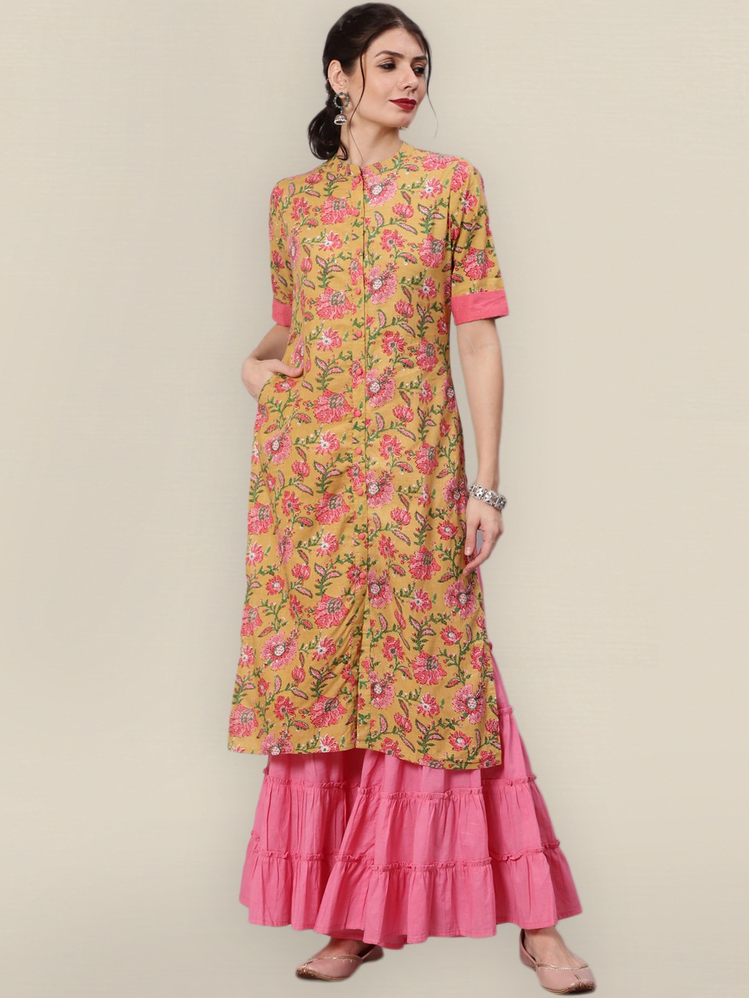

Sangria Women Yellow Floral Printed Floral Kurta