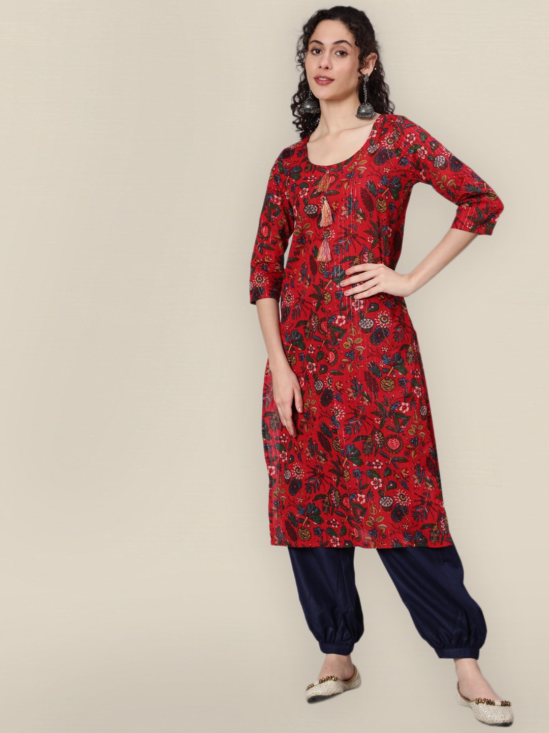 

Sangria Women Red & Blue Floral Printed Straight Kurta