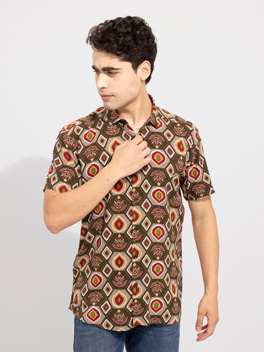 

Snitch Men Brown Slim Fit Printed Casual Shirt