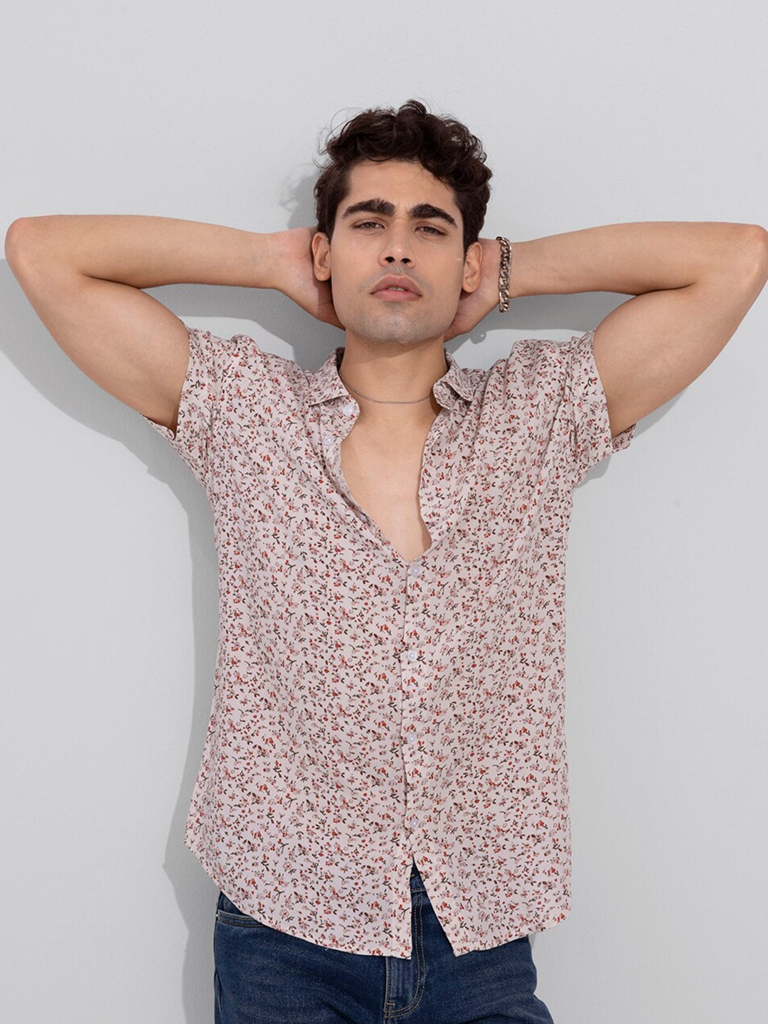 

Snitch Men White Slim Fit Floral Printed Casual Shirt