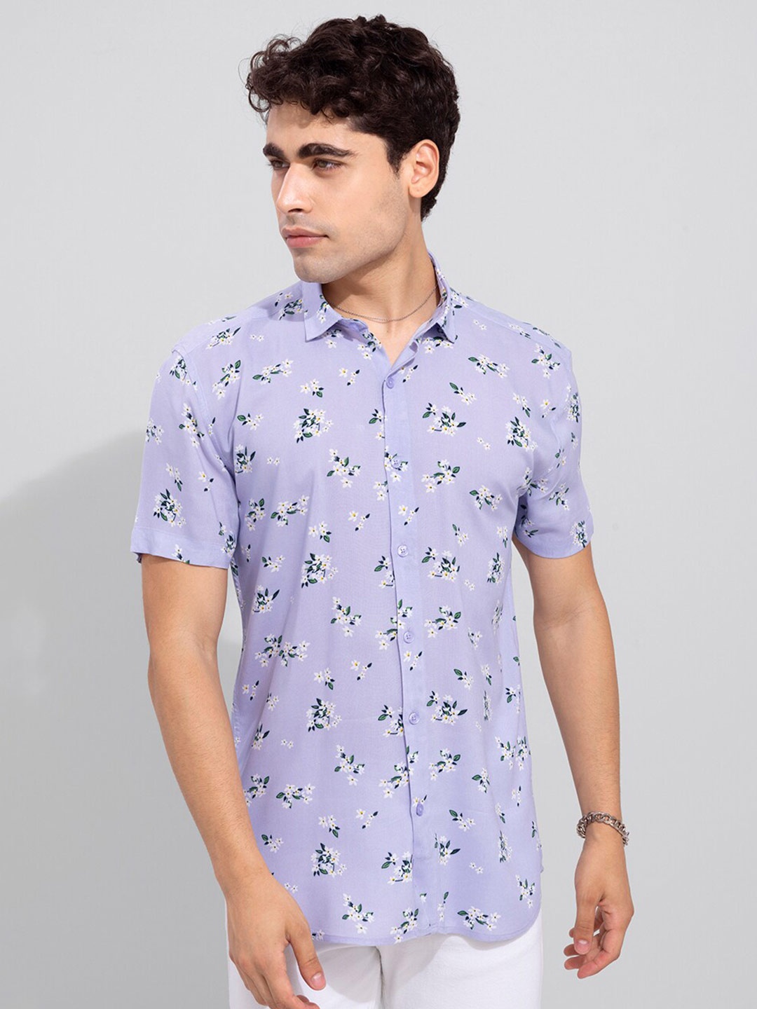 

Snitch Men Lavender Slim Fit Floral Printed Casual Shirt