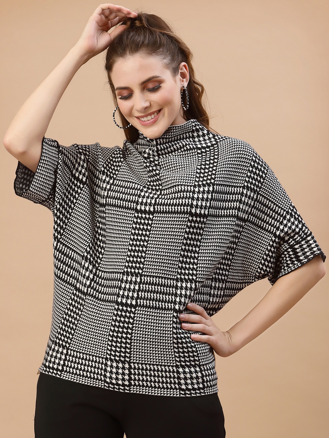 

Mafadeny Women Black & White Checked Pullover