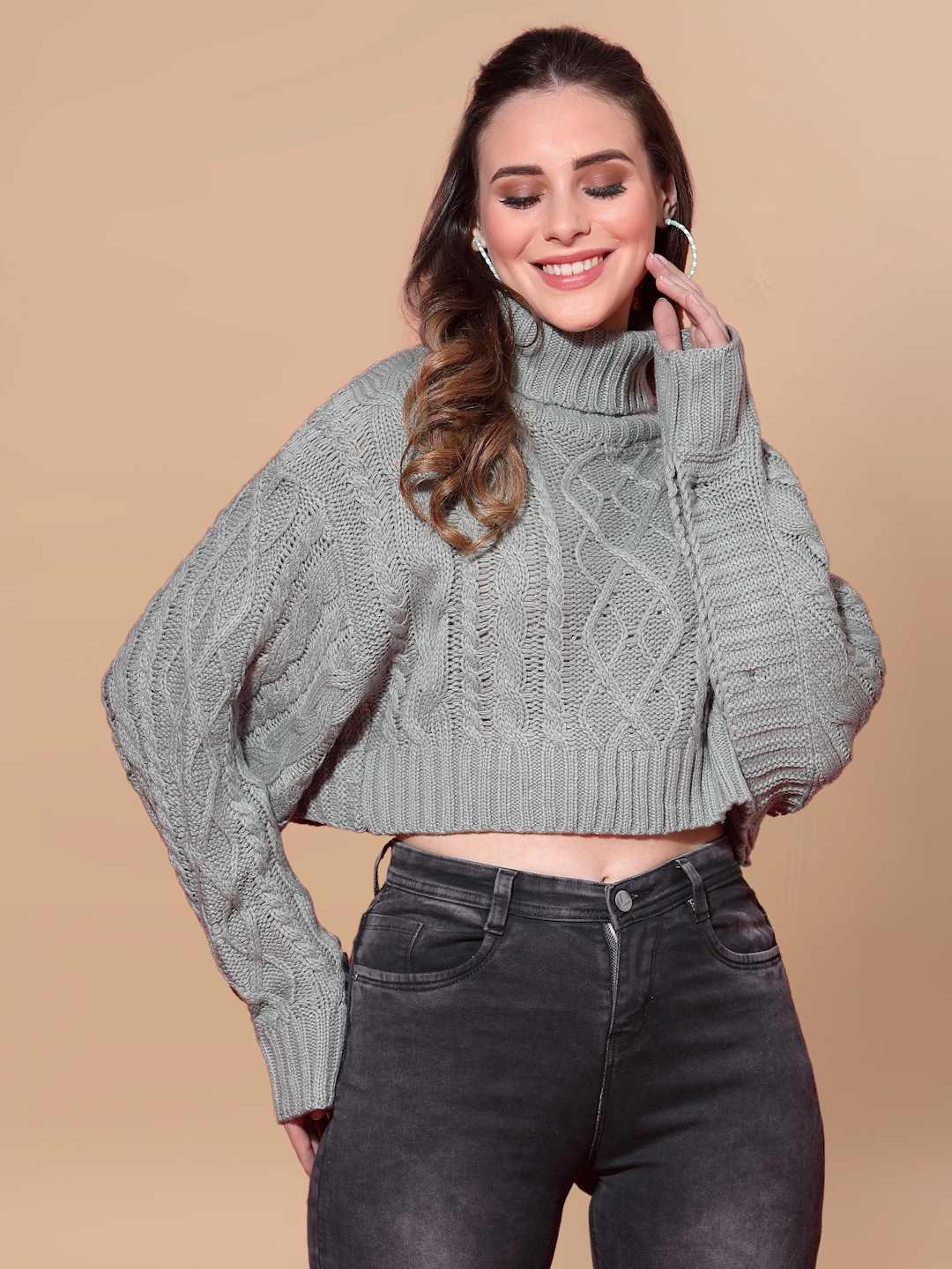 

Mafadeny Women Grey Cable Knit Crop Pullover