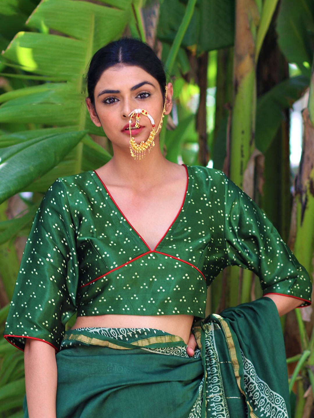

Chidiyaa Women Green Block Printed Mashru Silk Saree Blouse